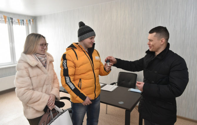 В Березниках началась выдача ключей будущим собственникам квартир в новом доме в ЖК «Любимов»